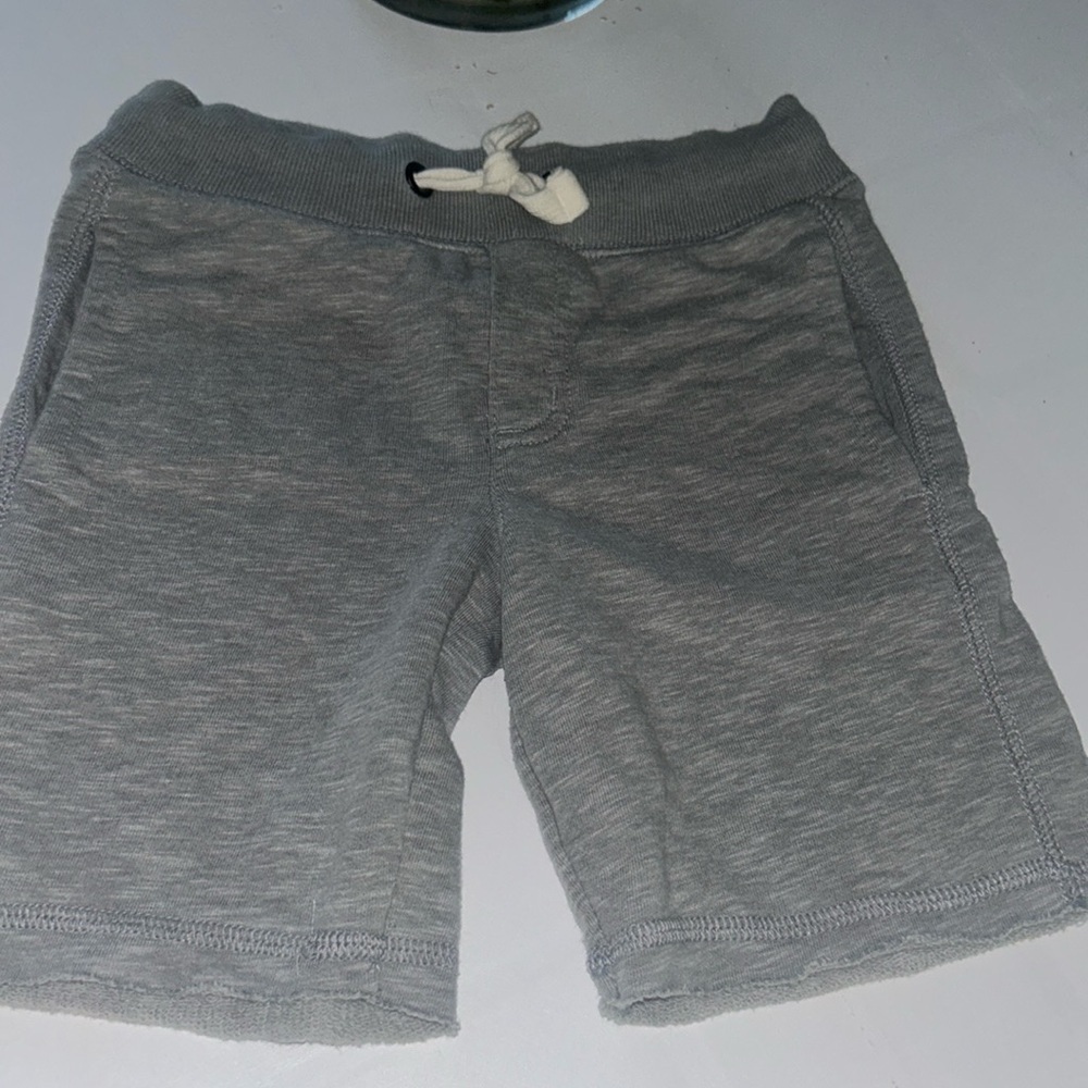 Gently use boys Cherokee short size 4/5